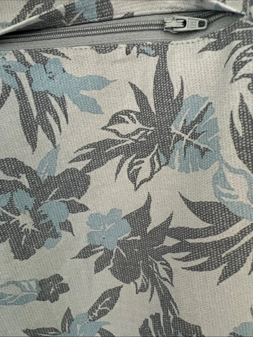 Travis Mathew Men's Floral Swim board Shorts Like New 34 waist